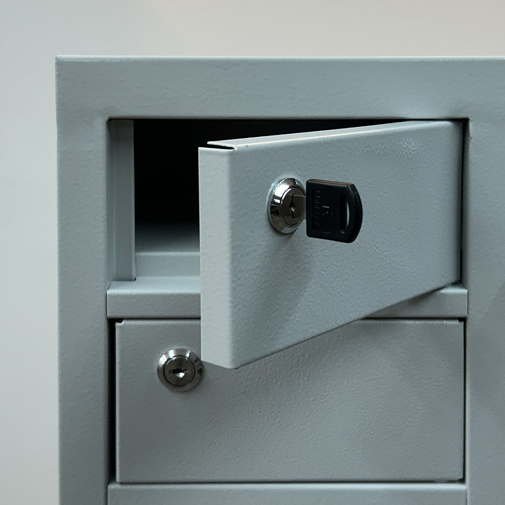 Porta Objetos de Aço com 28 portas com fechadura 151,5cm x 42,3cm x 27cm - W3