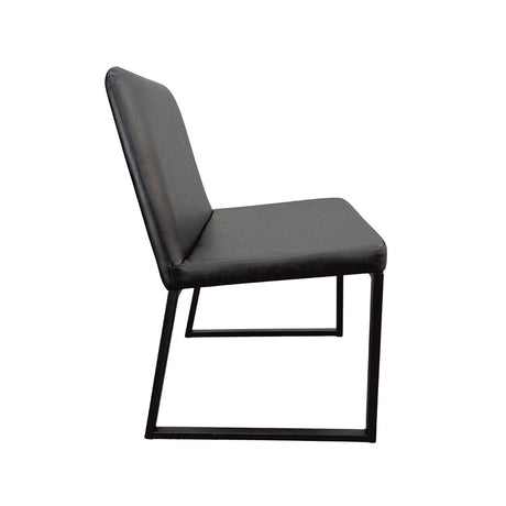 Cadeira de Escritório Yanka estofada em courvin liso e com pés em aço - Móveis DAF