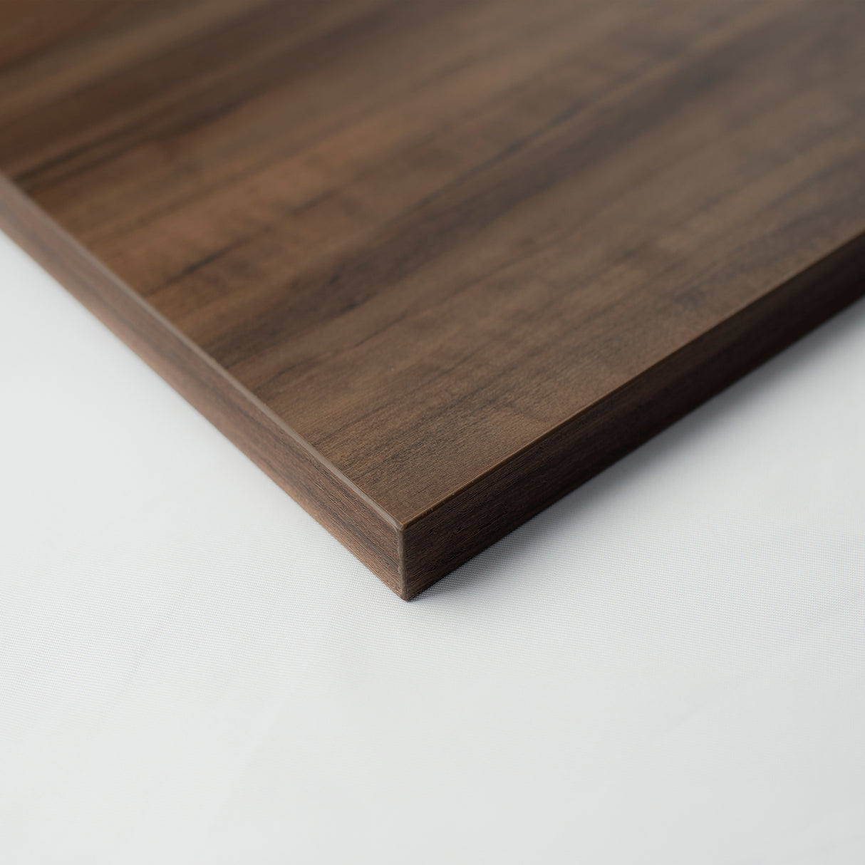 Mesa elétrica orgânica com caixa de tomadas esquerda 72 a 119A X 120L X 70P